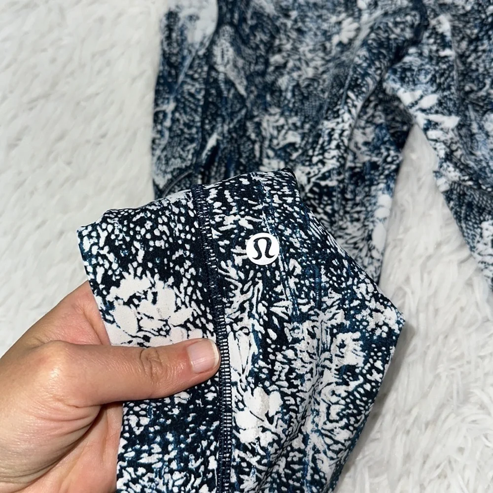 Lululemon Speed Up Tight *Full-On Luxtreme 28